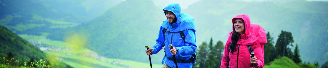 Trekking mit Trekkingstöcken Trekking mit Wanderstöcken